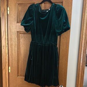 Elegant Green Velvet Dress